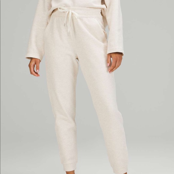 Lululemon White Opal Ribbed High-Rise Joggers 7/8th length Sz 6 - Picture 1 of 2